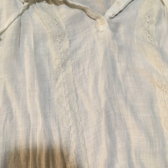 Dots- Medium. White Blouse - Picture 2 of 4